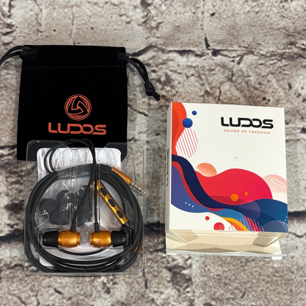 LUDOS Ultra Wired Earbuds in-Ear Headphones